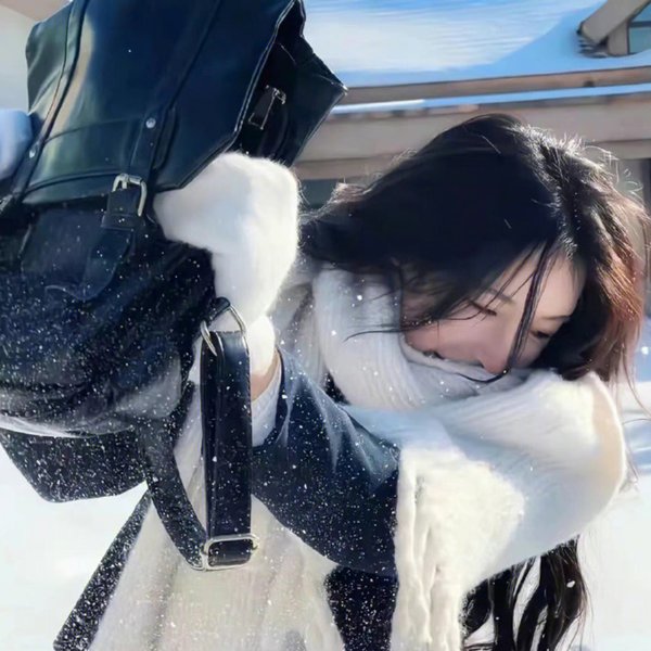 冲过雪地